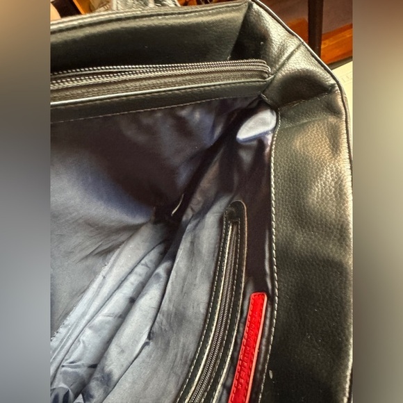 Tommy Hilfiger  signature Jacquard Faux
Leather handbag - Picture 12 of 16